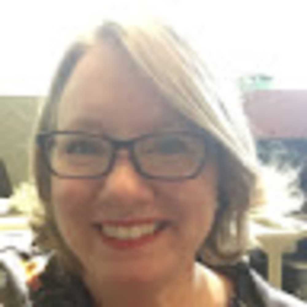 Meet your Posher, Larissa